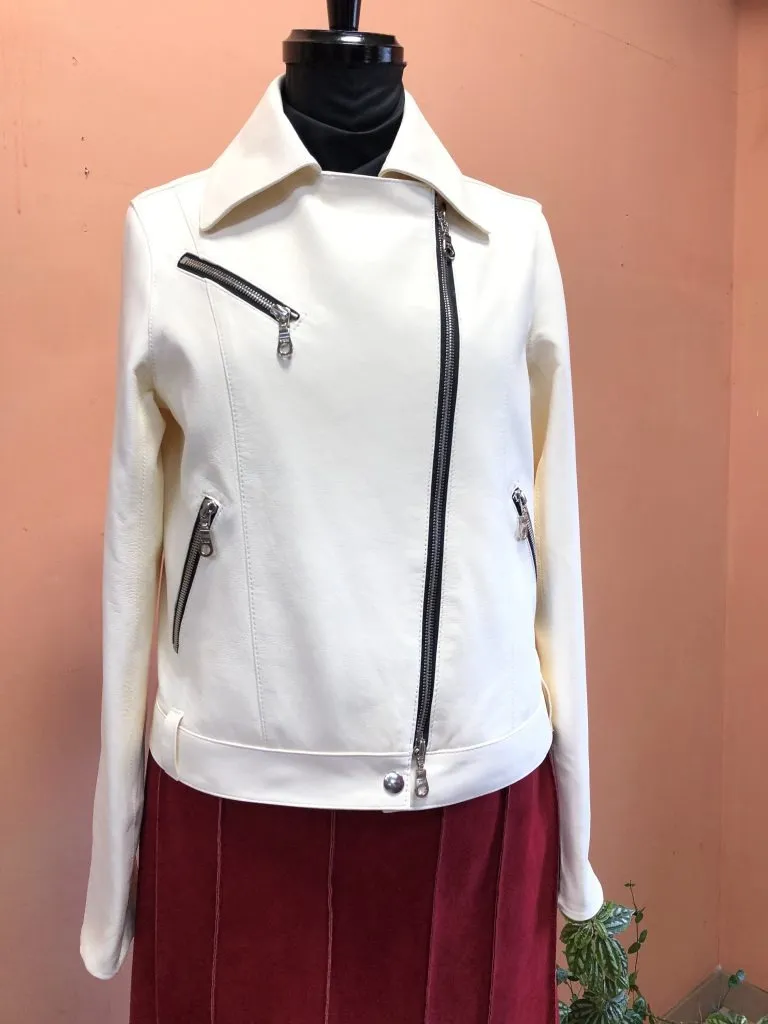 【ラム革レディースライダースジャケット、製造工程】